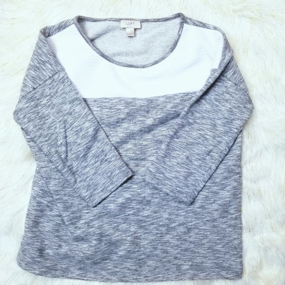 Loft Gray and White Crew Neck Sweater. L#01